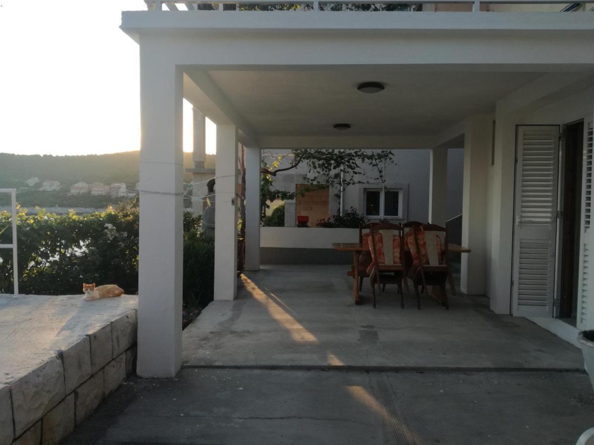 Apartman Laus Zavalatica Exteriör bild