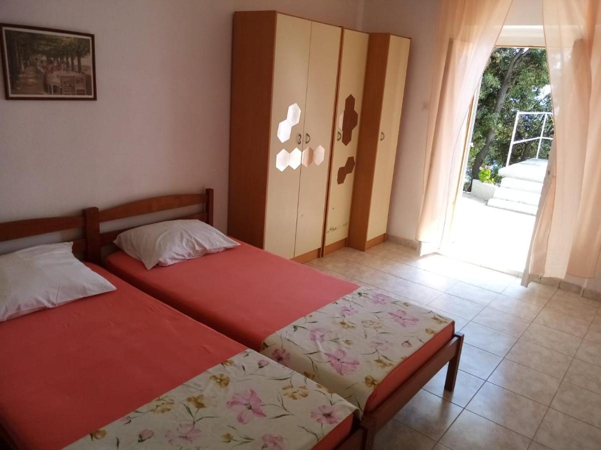 Apartman Laus Zavalatica Exteriör bild