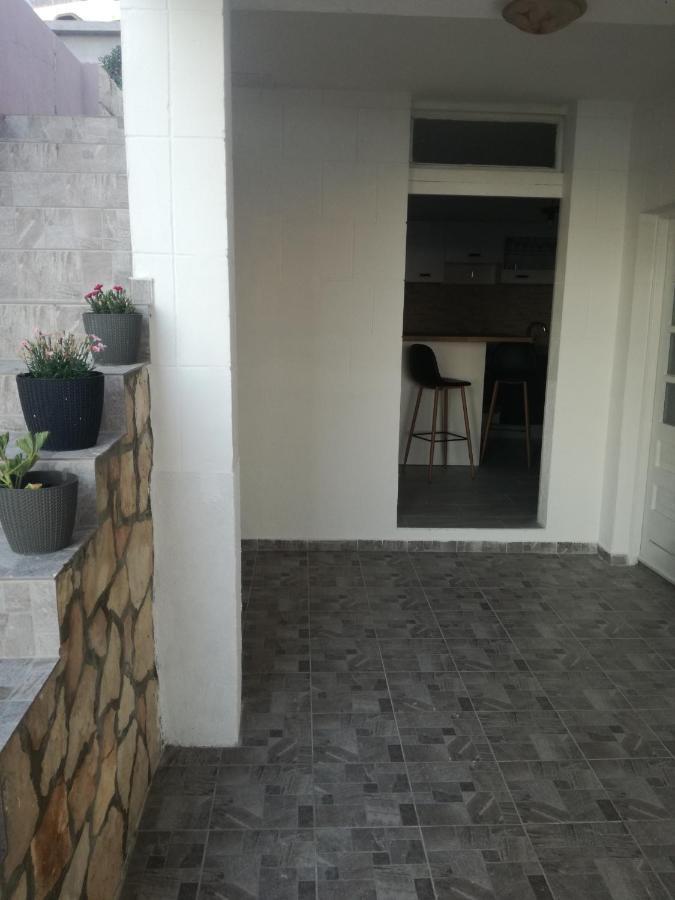 Apartman Laus Zavalatica Exteriör bild